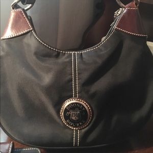 Dooney & Bourke